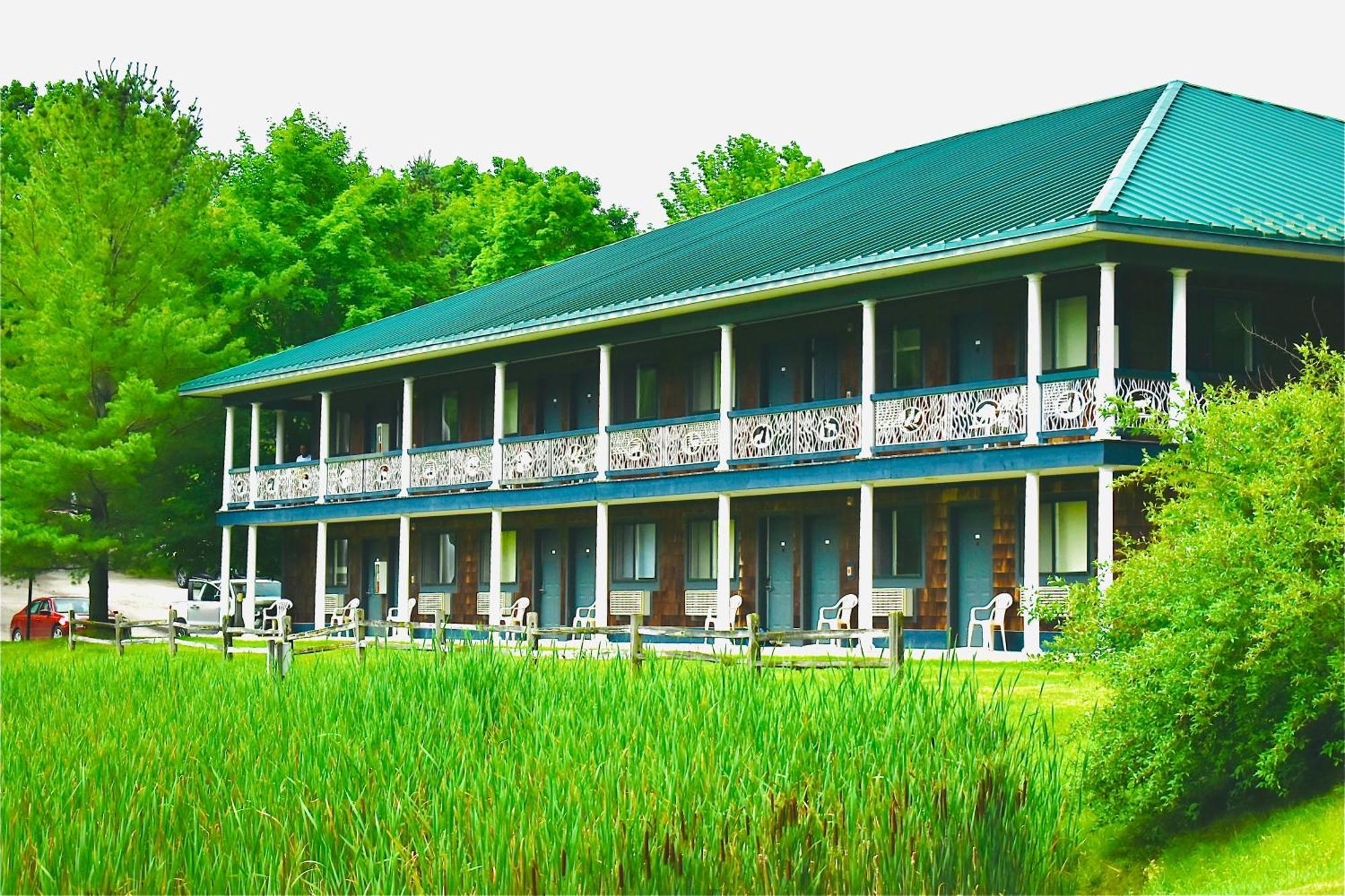 4 Season Fun At Legend Cottage Inn Bellaire Kültér fotó